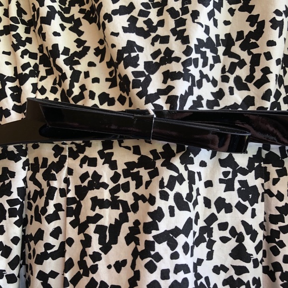 Chetta B.— Cap sleeved dress with patent bow belt - Picture 7 of 7